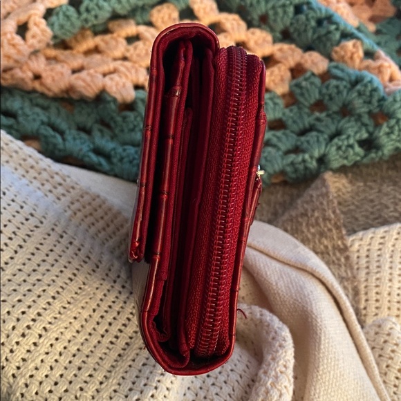 Red Croc-Embossed Wallet - Picture 2 of 9